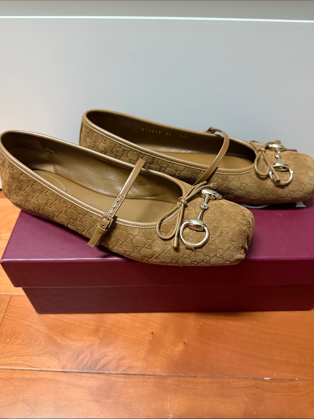 Gucci Tan Signature GG Horsebit Mary Jane Flats